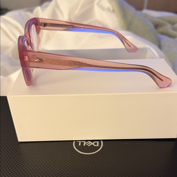 Stylish Pink Eyewear - Picture 6 of 6
